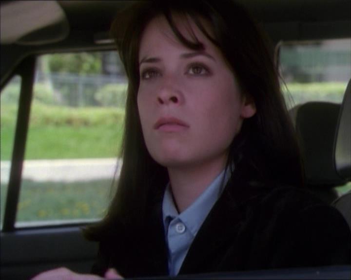 Charmed-Online_dot_net-1x02IveGotYouUnderMySkin0554.jpg Charmed-Online_dot_net-1x02IveGotYouUnderMySkin0554.jpg