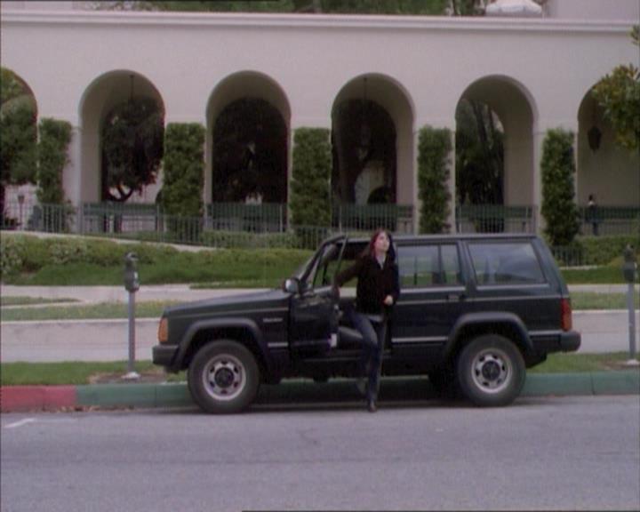 Charmed-Online_dot_net-1x02IveGotYouUnderMySkin0556.jpg Charmed-Online_dot_net-1x02IveGotYouUnderMySkin0556.jpg