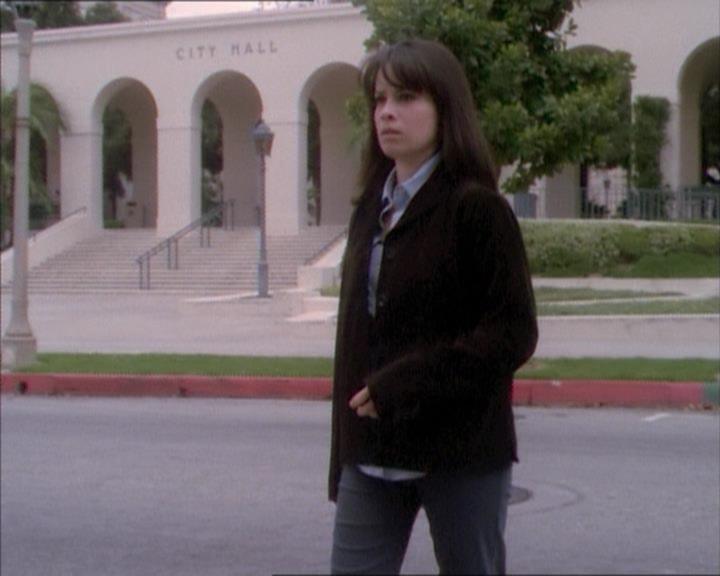 Charmed-Online_dot_net-1x02IveGotYouUnderMySkin0566.jpg Charmed-Online_dot_net-1x02IveGotYouUnderMySkin0566.jpg