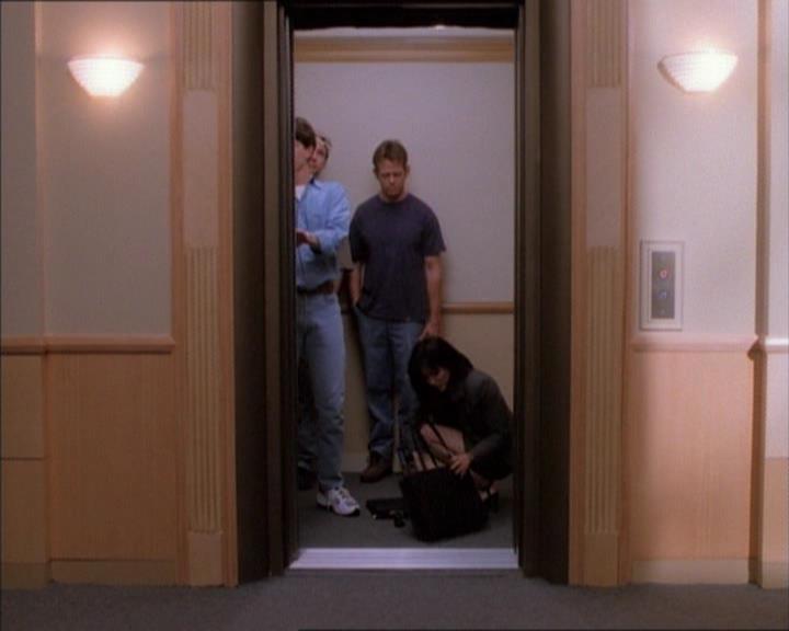 Charmed-Online_dot_net-1x02IveGotYouUnderMySkin0599.jpg Charmed-Online_dot_net-1x02IveGotYouUnderMySkin0599.jpg