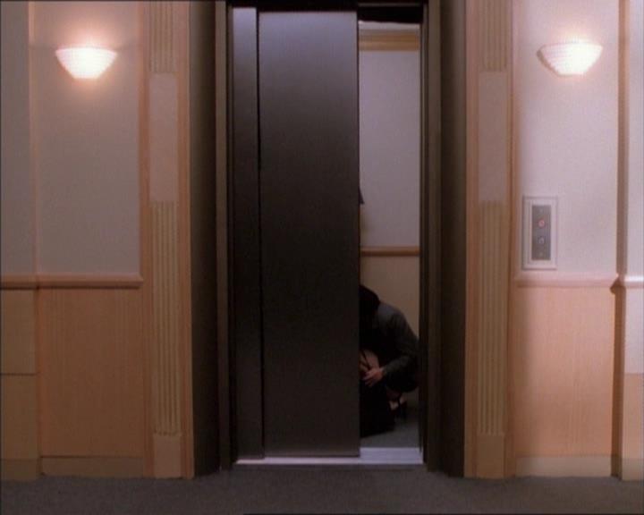 Charmed-Online_dot_net-1x02IveGotYouUnderMySkin0601.jpg Charmed-Online_dot_net-1x02IveGotYouUnderMySkin0601.jpg