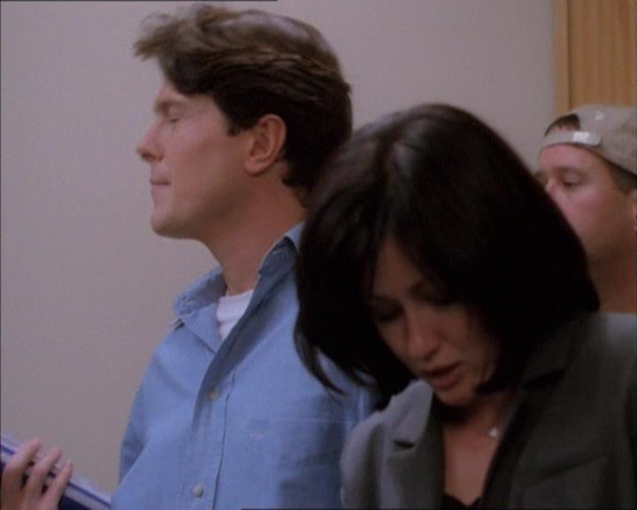 Charmed-Online_dot_net-1x02IveGotYouUnderMySkin0611.jpg Charmed-Online_dot_net-1x02IveGotYouUnderMySkin0611.jpg