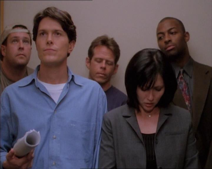 Charmed-Online_dot_net-1x02IveGotYouUnderMySkin0614.jpg Charmed-Online_dot_net-1x02IveGotYouUnderMySkin0614.jpg