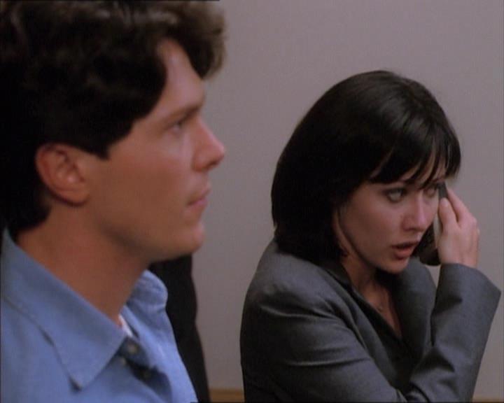 Charmed-Online_dot_net-1x02IveGotYouUnderMySkin0617.jpg Charmed-Online_dot_net-1x02IveGotYouUnderMySkin0617.jpg