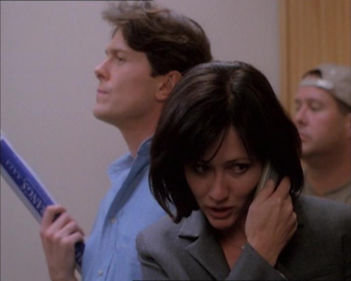 Charmed-Online_dot_net-1x02IveGotYouUnderMySkin0619.jpg Charmed-Online_dot_net-1x02IveGotYouUnderMySkin0619.jpg