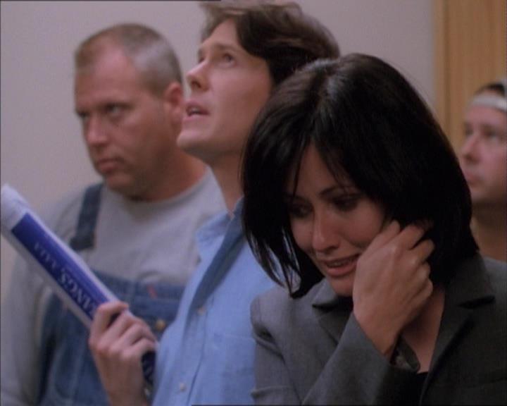 Charmed-Online_dot_net-1x02IveGotYouUnderMySkin0650.jpg Charmed-Online_dot_net-1x02IveGotYouUnderMySkin0650.jpg