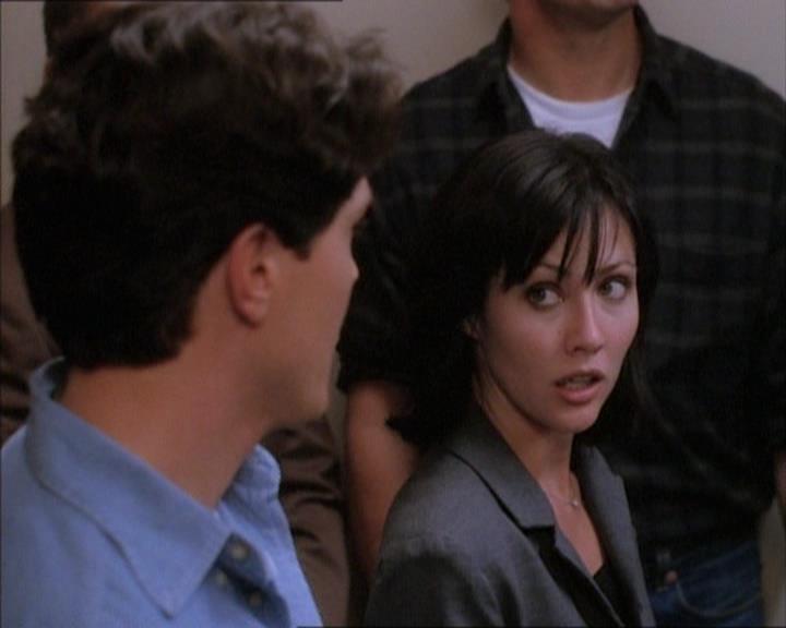 Charmed-Online_dot_net-1x02IveGotYouUnderMySkin0666.jpg Charmed-Online_dot_net-1x02IveGotYouUnderMySkin0666.jpg