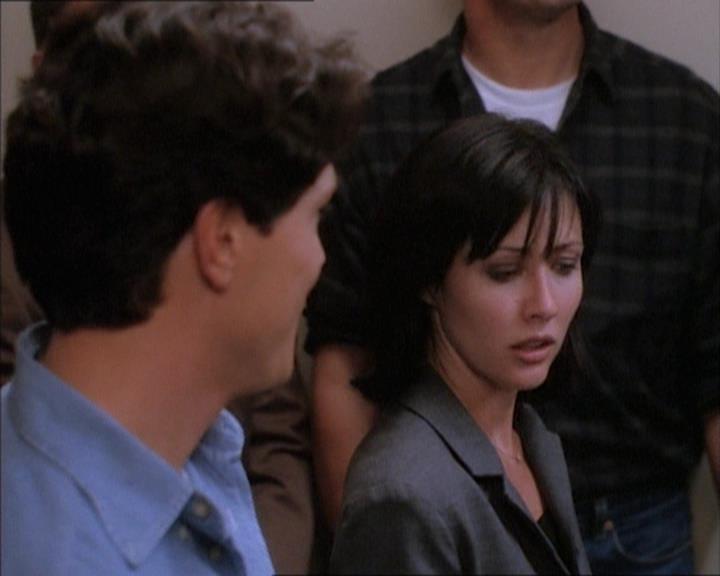 Charmed-Online_dot_net-1x02IveGotYouUnderMySkin0668.jpg Charmed-Online_dot_net-1x02IveGotYouUnderMySkin0668.jpg