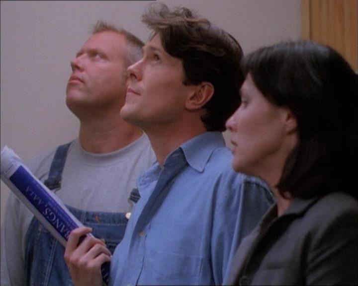 Charmed-Online_dot_net-1x02IveGotYouUnderMySkin0673.jpg Charmed-Online_dot_net-1x02IveGotYouUnderMySkin0673.jpg