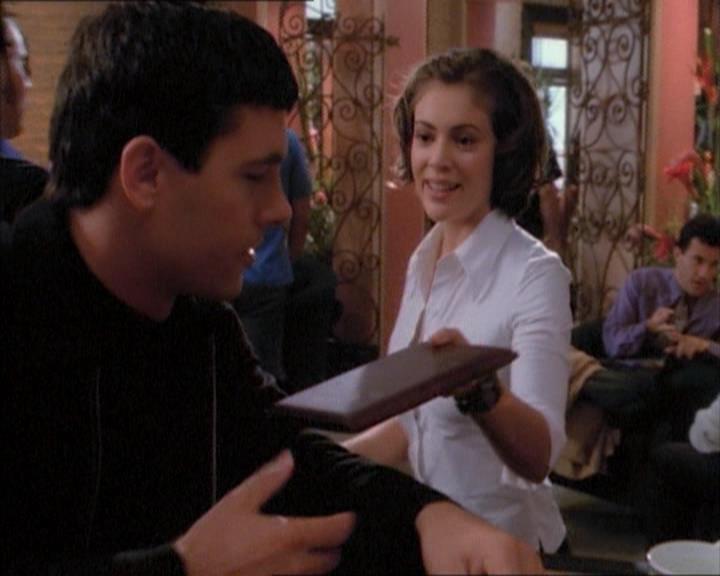 Charmed-Online_dot_net-1x02IveGotYouUnderMySkin0706.jpg Charmed-Online_dot_net-1x02IveGotYouUnderMySkin0706.jpg