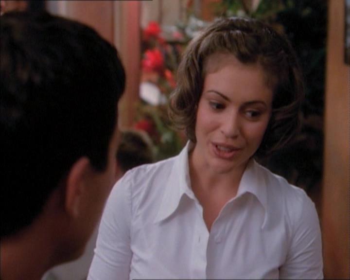 Charmed-Online_dot_net-1x02IveGotYouUnderMySkin0724.jpg Charmed-Online_dot_net-1x02IveGotYouUnderMySkin0724.jpg