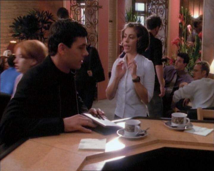 Charmed-Online_dot_net-1x02IveGotYouUnderMySkin0732.jpg Charmed-Online_dot_net-1x02IveGotYouUnderMySkin0732.jpg