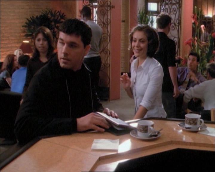 Charmed-Online_dot_net-1x02IveGotYouUnderMySkin0733.jpg Charmed-Online_dot_net-1x02IveGotYouUnderMySkin0733.jpg