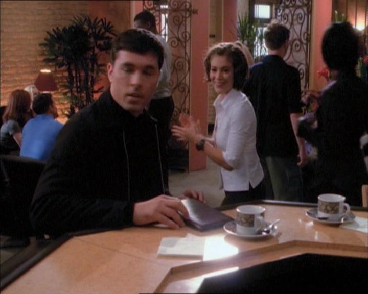 Charmed-Online_dot_net-1x02IveGotYouUnderMySkin0734.jpg Charmed-Online_dot_net-1x02IveGotYouUnderMySkin0734.jpg