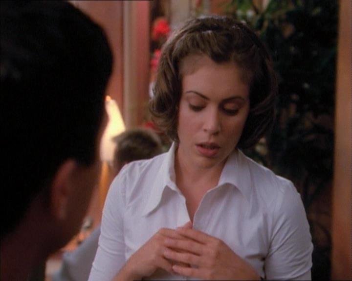 Charmed-Online_dot_net-1x02IveGotYouUnderMySkin0744.jpg Charmed-Online_dot_net-1x02IveGotYouUnderMySkin0744.jpg