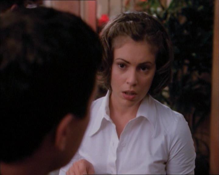 Charmed-Online_dot_net-1x02IveGotYouUnderMySkin0746.jpg Charmed-Online_dot_net-1x02IveGotYouUnderMySkin0746.jpg