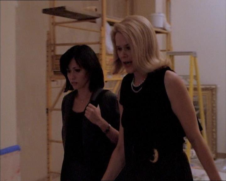 Charmed-Online_dot_net-1x02IveGotYouUnderMySkin0781.jpg Charmed-Online_dot_net-1x02IveGotYouUnderMySkin0781.jpg