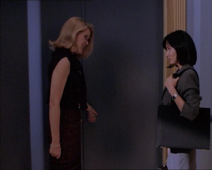 Charmed-Online_dot_net-1x02IveGotYouUnderMySkin0790.jpg Charmed-Online_dot_net-1x02IveGotYouUnderMySkin0790.jpg