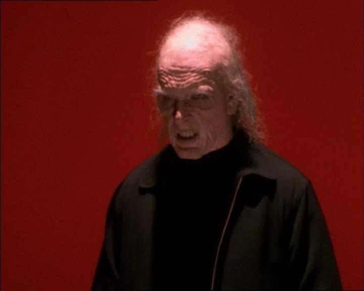 Charmed-Online_dot_net-1x02IveGotYouUnderMySkin0838.jpg Charmed-Online_dot_net-1x02IveGotYouUnderMySkin0838.jpg