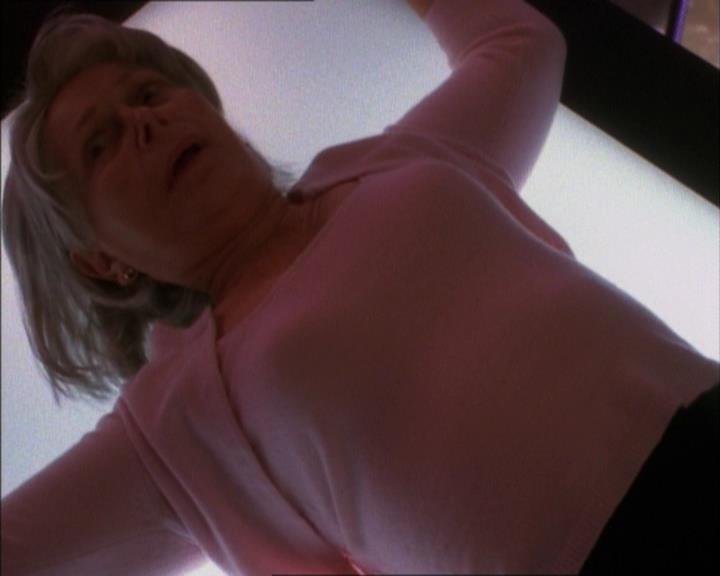 Charmed-Online_dot_net-1x02IveGotYouUnderMySkin0851.jpg Charmed-Online_dot_net-1x02IveGotYouUnderMySkin0851.jpg