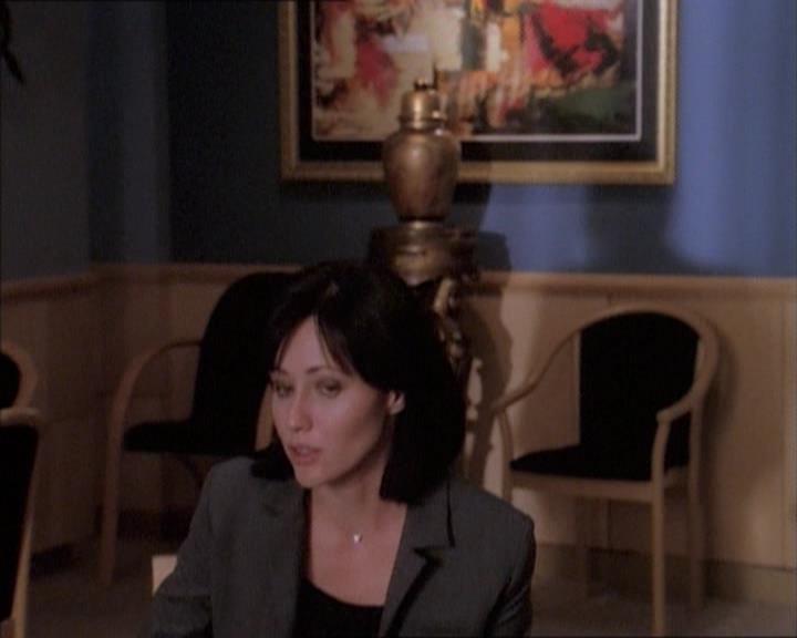 Charmed-Online_dot_net-1x02IveGotYouUnderMySkin0872.jpg