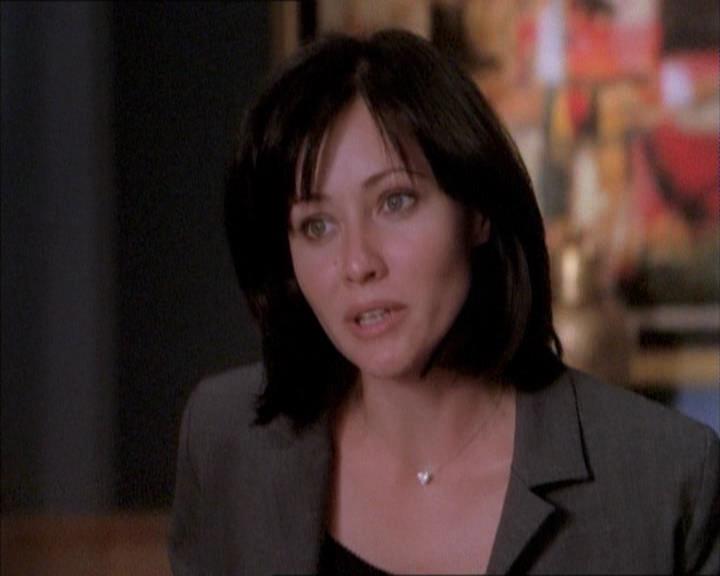 Charmed-Online_dot_net-1x02IveGotYouUnderMySkin0897.jpg Charmed-Online_dot_net-1x02IveGotYouUnderMySkin0897.jpg