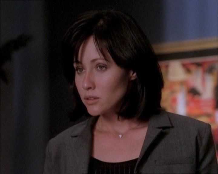 Charmed-Online_dot_net-1x02IveGotYouUnderMySkin0908.jpg Charmed-Online_dot_net-1x02IveGotYouUnderMySkin0908.jpg