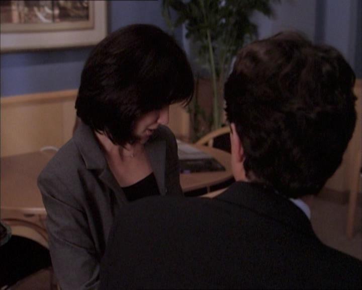 Charmed-Online_dot_net-1x02IveGotYouUnderMySkin0945.jpg Charmed-Online_dot_net-1x02IveGotYouUnderMySkin0945.jpg