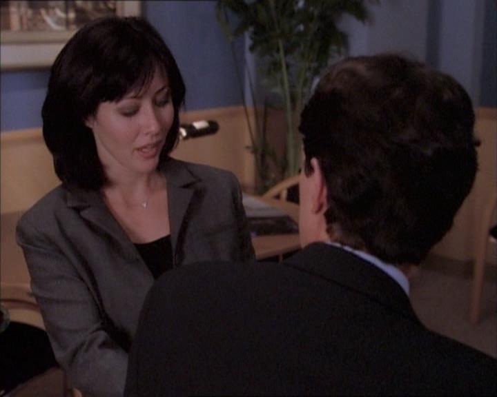 Charmed-Online_dot_net-1x02IveGotYouUnderMySkin0947.jpg
