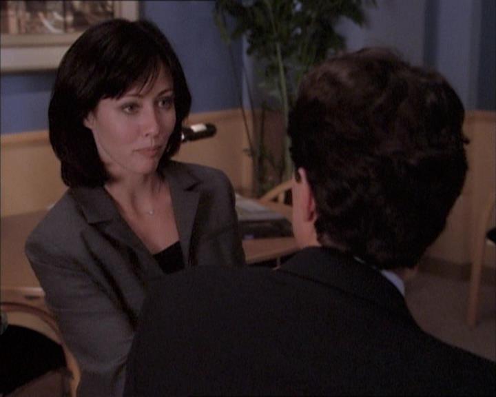 Charmed-Online_dot_net-1x02IveGotYouUnderMySkin0948.jpg