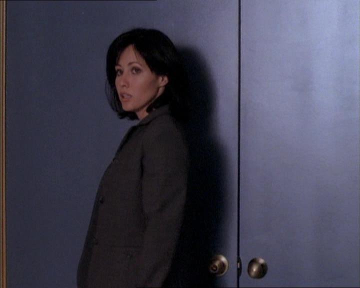 Charmed-Online_dot_net-1x02IveGotYouUnderMySkin0953.jpg Charmed-Online_dot_net-1x02IveGotYouUnderMySkin0953.jpg