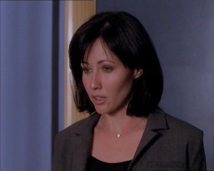 Charmed-Online_dot_net-1x02IveGotYouUnderMySkin0963.jpg Charmed-Online_dot_net-1x02IveGotYouUnderMySkin0963.jpg