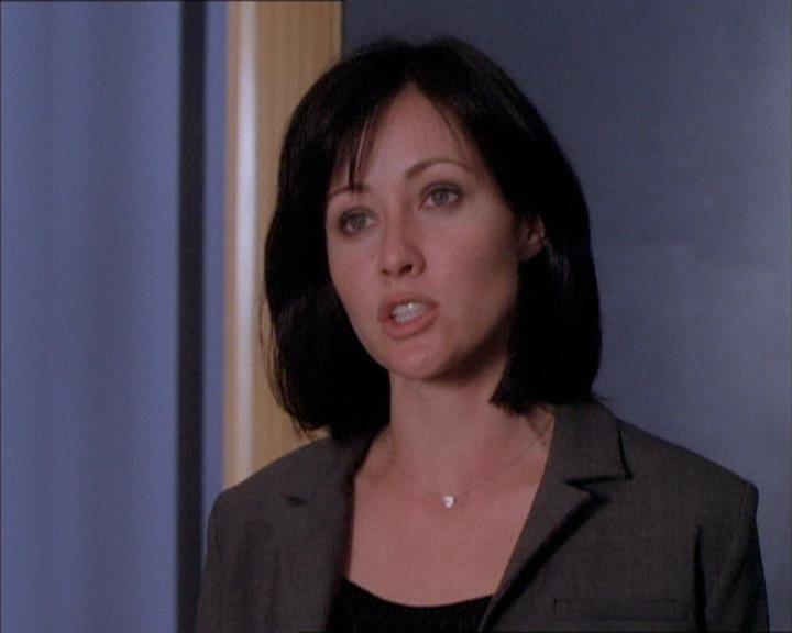 Charmed-Online_dot_net-1x02IveGotYouUnderMySkin0964.jpg Charmed-Online_dot_net-1x02IveGotYouUnderMySkin0964.jpg