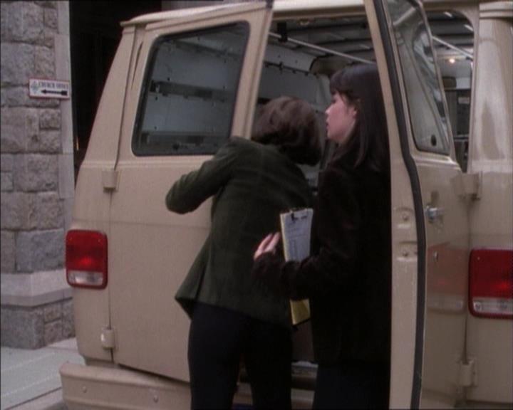 Charmed-Online_dot_net-1x02IveGotYouUnderMySkin0987.jpg Charmed-Online_dot_net-1x02IveGotYouUnderMySkin0987.jpg