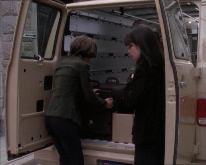 Charmed-Online_dot_net-1x02IveGotYouUnderMySkin0989.jpg Charmed-Online_dot_net-1x02IveGotYouUnderMySkin0989.jpg