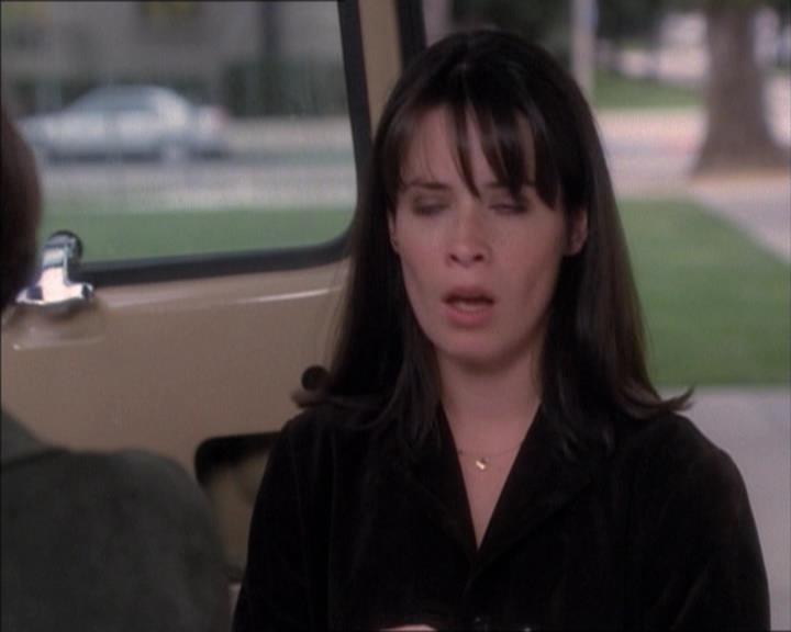 Charmed-Online_dot_net-1x02IveGotYouUnderMySkin0993.jpg Charmed-Online_dot_net-1x02IveGotYouUnderMySkin0993.jpg