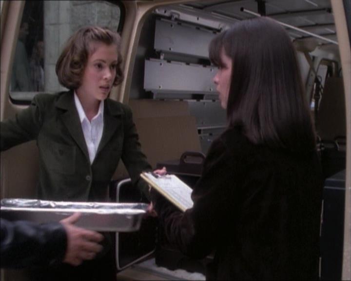 Charmed-Online_dot_net-1x02IveGotYouUnderMySkin1013.jpg Charmed-Online_dot_net-1x02IveGotYouUnderMySkin1013.jpg