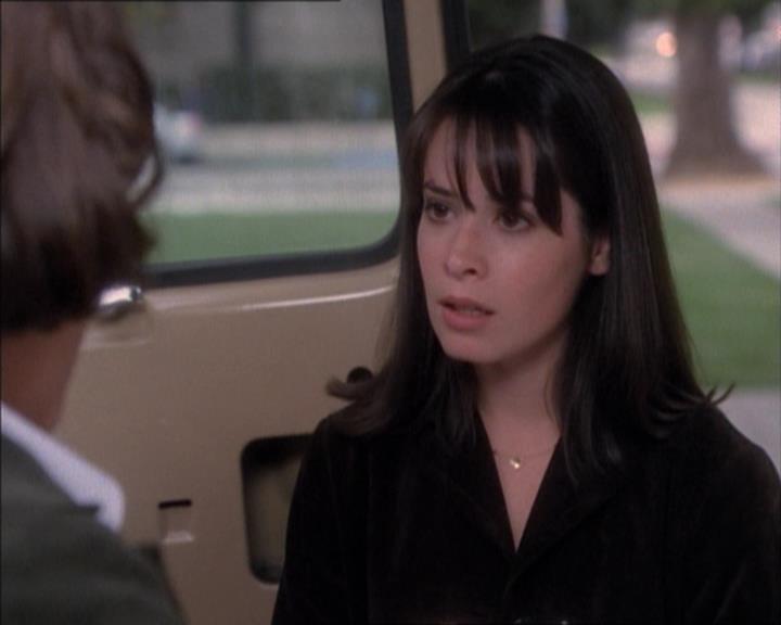 Charmed-Online_dot_net-1x02IveGotYouUnderMySkin1015.jpg Charmed-Online_dot_net-1x02IveGotYouUnderMySkin1015.jpg