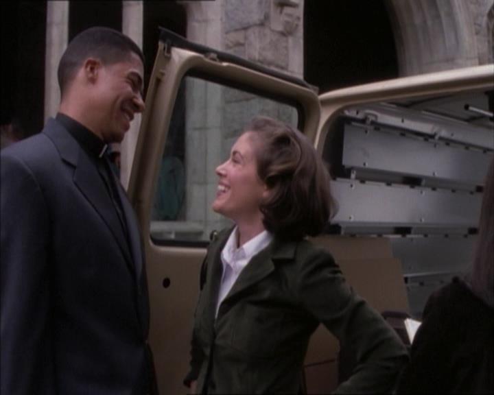 Charmed-Online_dot_net-1x02IveGotYouUnderMySkin1036.jpg Charmed-Online_dot_net-1x02IveGotYouUnderMySkin1036.jpg