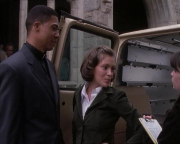 Charmed-Online_dot_net-1x02IveGotYouUnderMySkin1037.jpg Charmed-Online_dot_net-1x02IveGotYouUnderMySkin1037.jpg