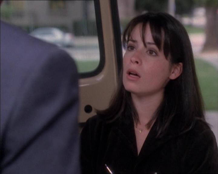 Charmed-Online_dot_net-1x02IveGotYouUnderMySkin1045.jpg Charmed-Online_dot_net-1x02IveGotYouUnderMySkin1045.jpg