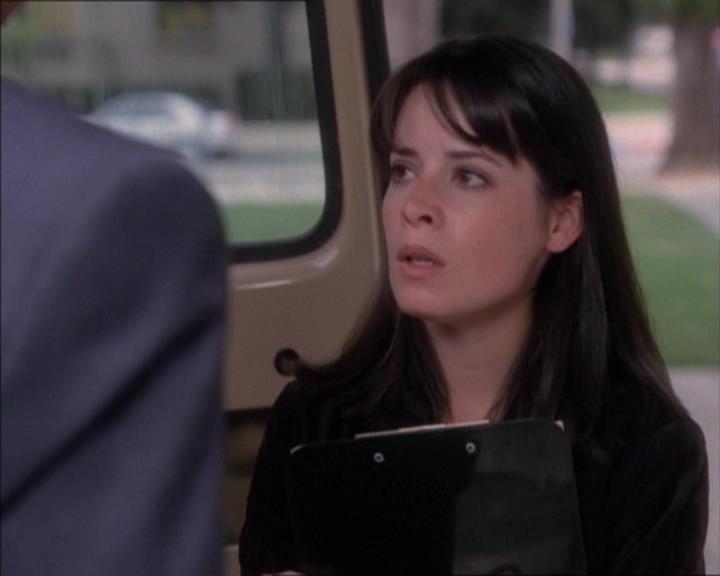 Charmed-Online_dot_net-1x02IveGotYouUnderMySkin1062.jpg Charmed-Online_dot_net-1x02IveGotYouUnderMySkin1062.jpg