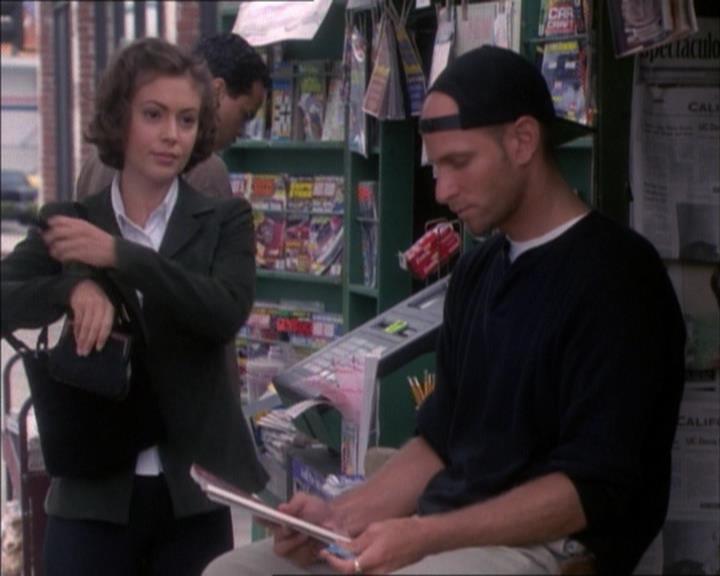 Charmed-Online_dot_net-1x02IveGotYouUnderMySkin1100.jpg Charmed-Online_dot_net-1x02IveGotYouUnderMySkin1100.jpg