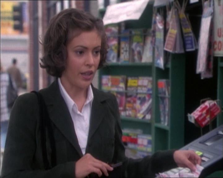 Charmed-Online_dot_net-1x02IveGotYouUnderMySkin1121.jpg Charmed-Online_dot_net-1x02IveGotYouUnderMySkin1121.jpg