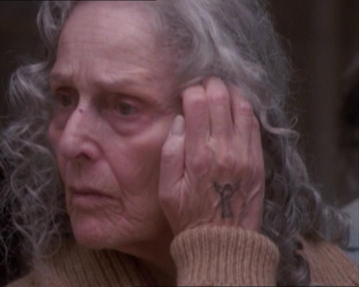 Charmed-Online_dot_net-1x02IveGotYouUnderMySkin1159.jpg Charmed-Online_dot_net-1x02IveGotYouUnderMySkin1159.jpg