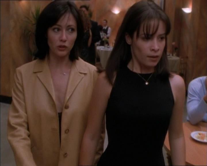 Charmed-Online_dot_net-1x02IveGotYouUnderMySkin1253.jpg Charmed-Online_dot_net-1x02IveGotYouUnderMySkin1253.jpg