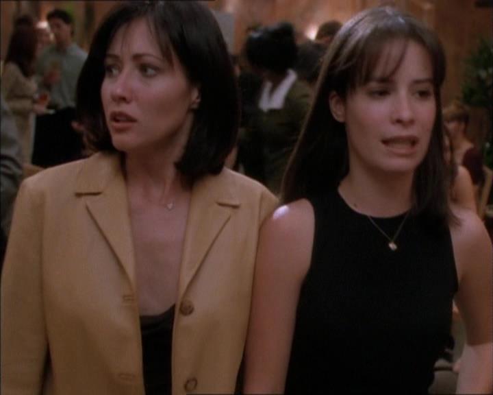 Charmed-Online_dot_net-1x02IveGotYouUnderMySkin1257.jpg Charmed-Online_dot_net-1x02IveGotYouUnderMySkin1257.jpg