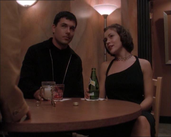 Charmed-Online_dot_net-1x02IveGotYouUnderMySkin1272.jpg Charmed-Online_dot_net-1x02IveGotYouUnderMySkin1272.jpg