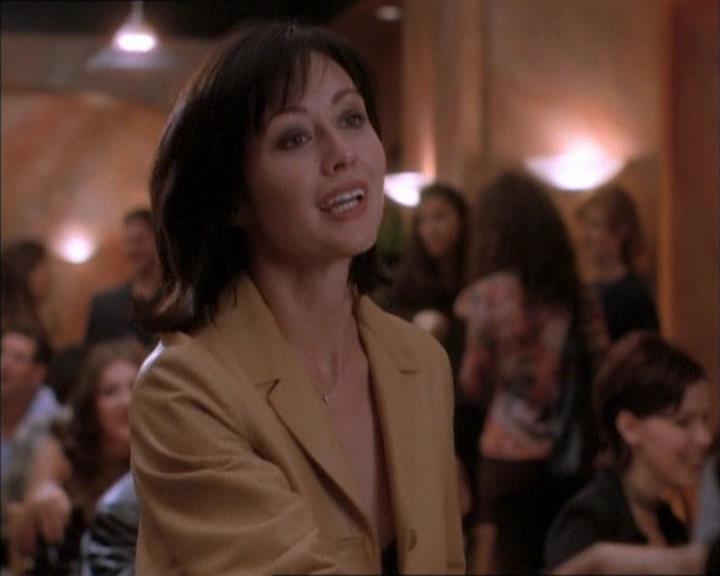 Charmed-Online_dot_net-1x02IveGotYouUnderMySkin1276.jpg Charmed-Online_dot_net-1x02IveGotYouUnderMySkin1276.jpg