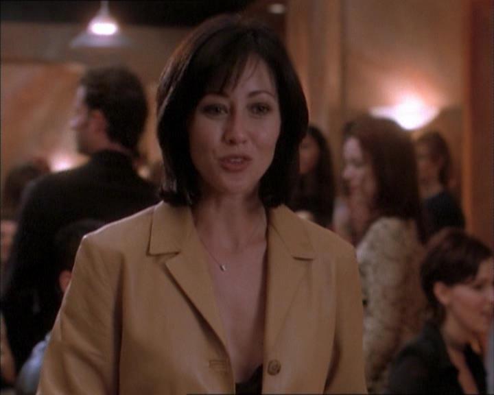 Charmed-Online_dot_net-1x02IveGotYouUnderMySkin1281.jpg Charmed-Online_dot_net-1x02IveGotYouUnderMySkin1281.jpg